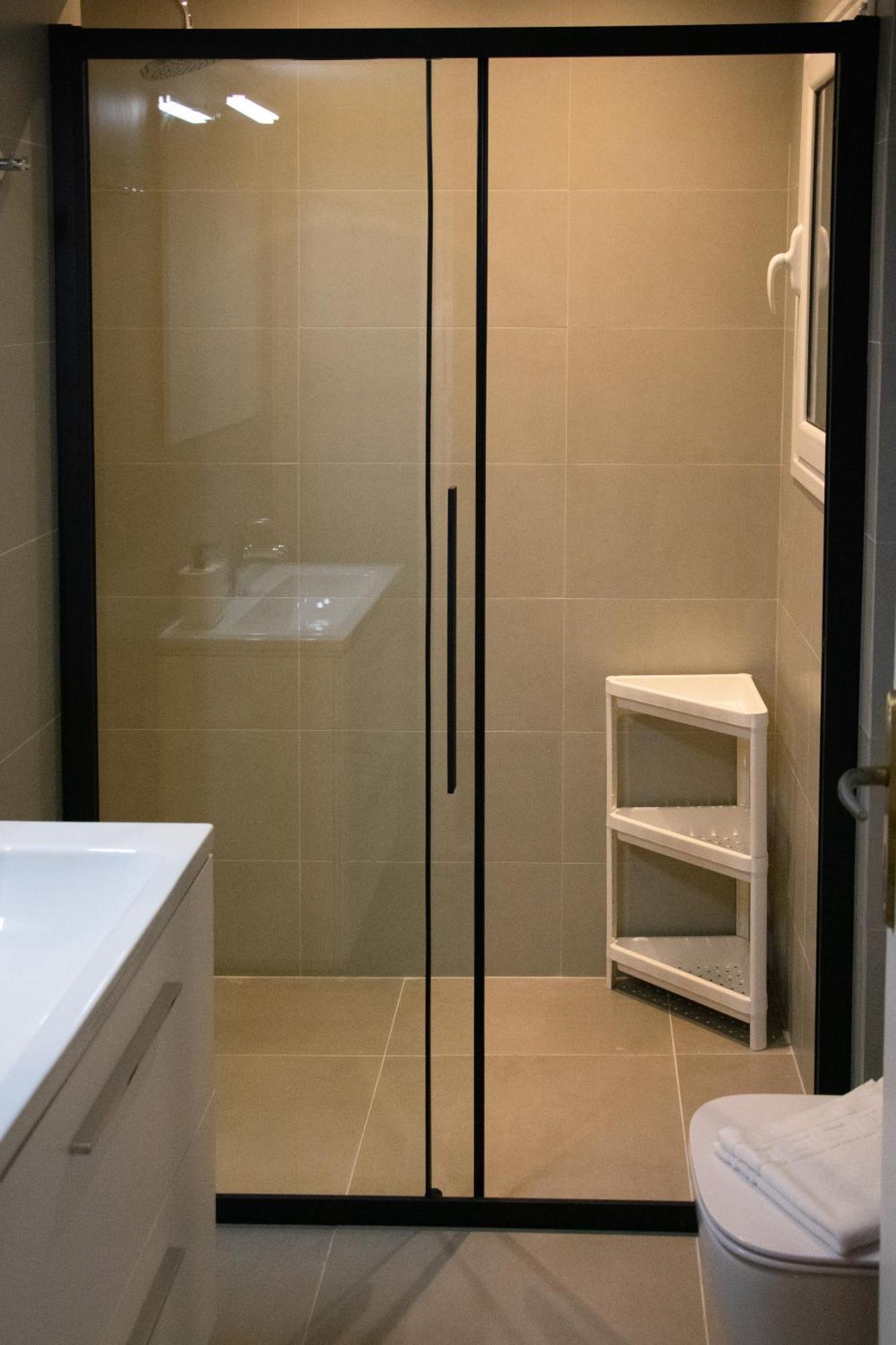 Spacious Modern Apartment In Pagkrati Athena Bagian luar foto